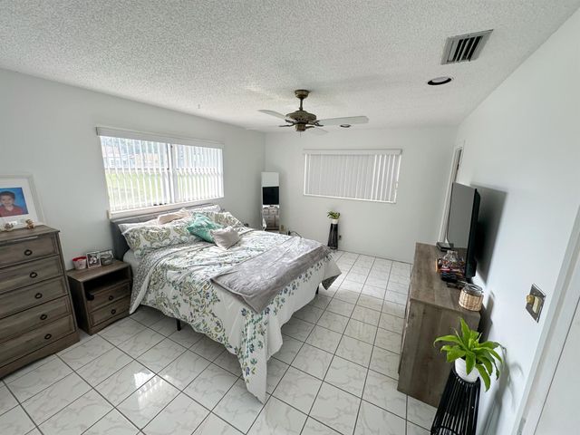 106 Lake Helen Drive, West Palm Beach, FL 33411