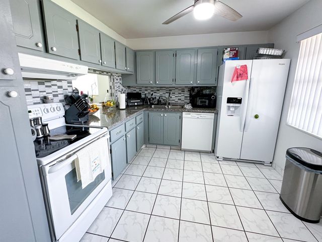 106 Lake Helen Drive, West Palm Beach, FL 33411