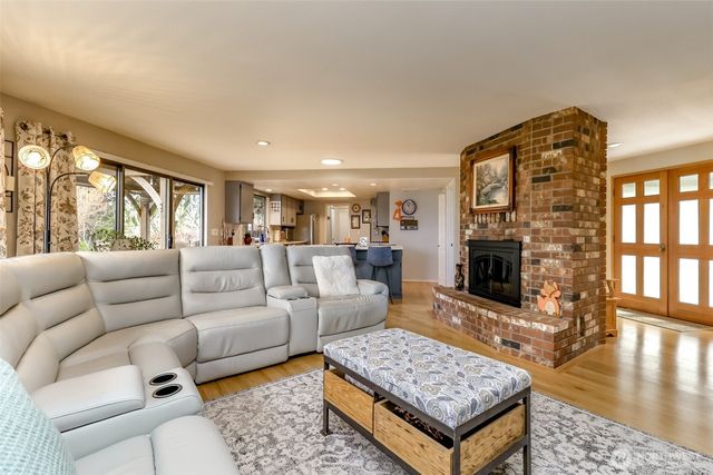 10602 SE 325th Place, Auburn, WA 98092