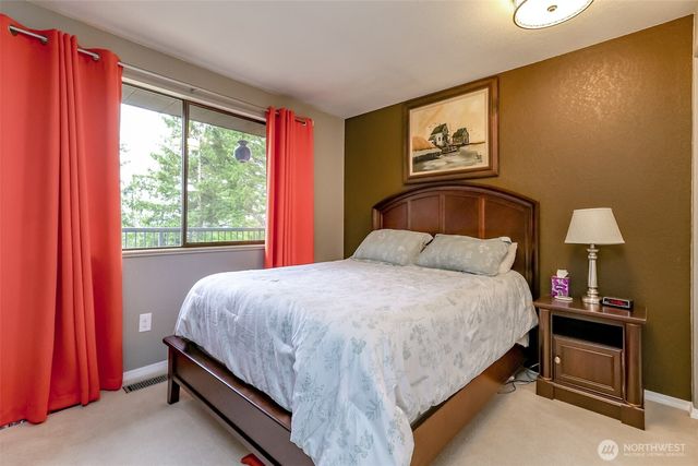 10602 SE 325th Place, Auburn, WA 98092