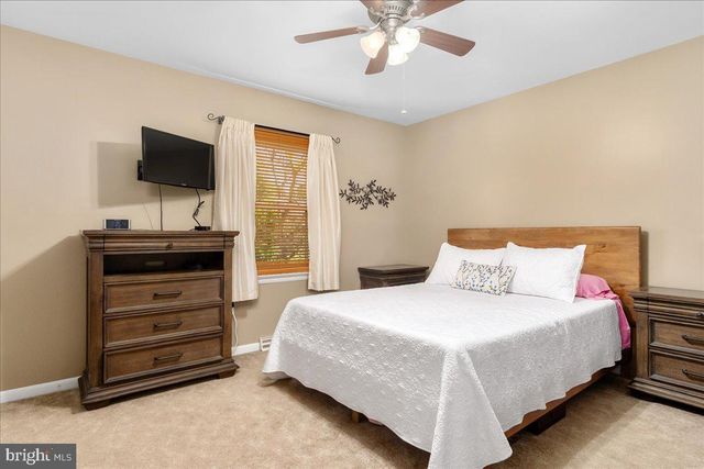 14 STANFORD RD, Hagerstown, MD 21742