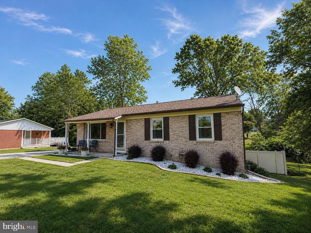 14 STANFORD RD, Hagerstown, MD 21742