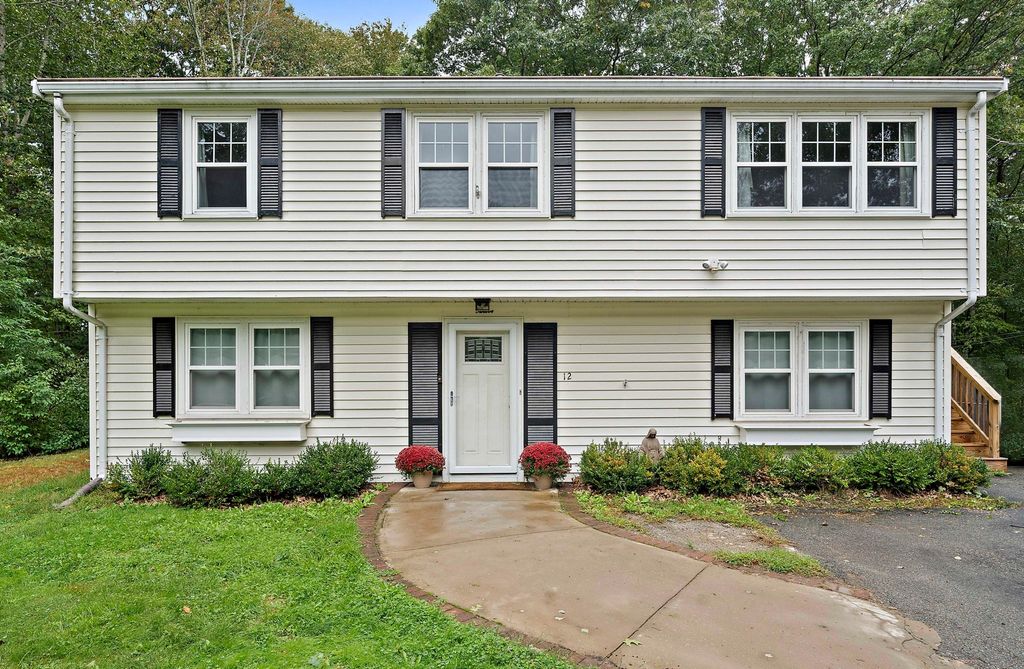 12 Harton Ross Drive, Whitman, MA 02382