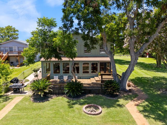 2007 Private Road 652, Sargent, TX 77414