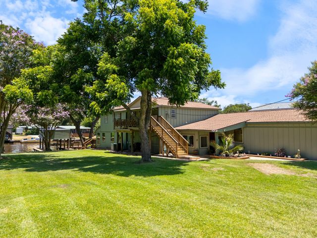 2007 Private Road 652, Sargent, TX 77414