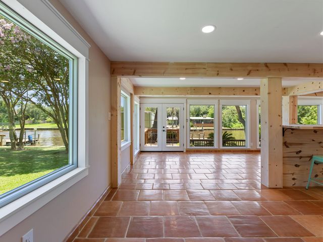 2007 Private Road 652, Sargent, TX 77414