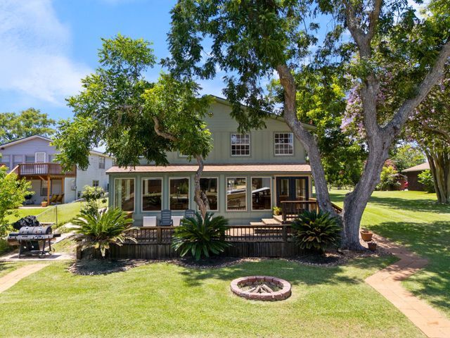 2007 Private Road 652, Sargent, TX 77414