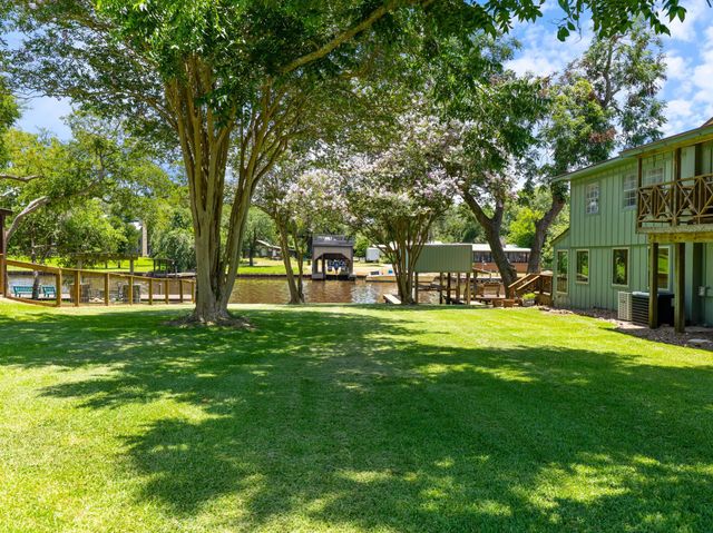 2007 Private Road 652, Sargent, TX 77414