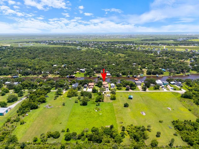 2007 Private Road 652, Sargent, TX 77414