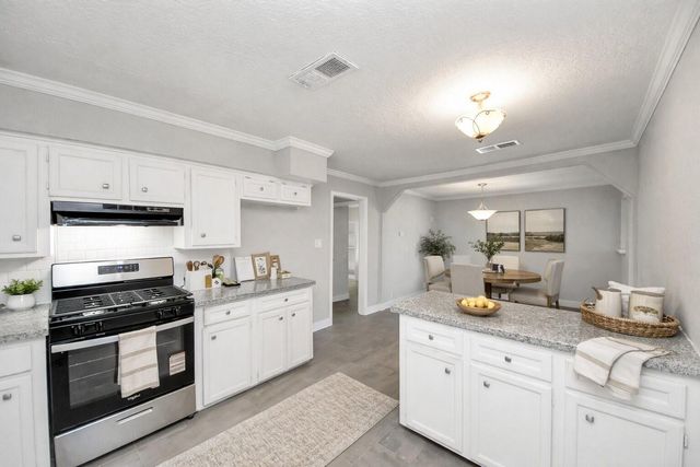 1222 Bernard Street, Pasadena, TX 77506