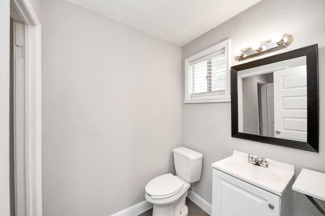 1222 Bernard Street, Pasadena, TX 77506