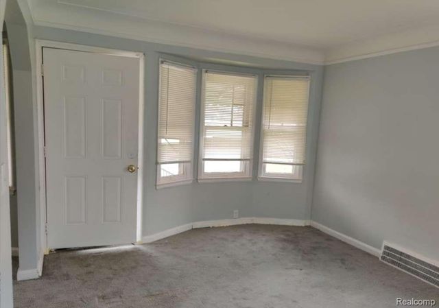 8458 Brace Street, Detroit, MI 48228