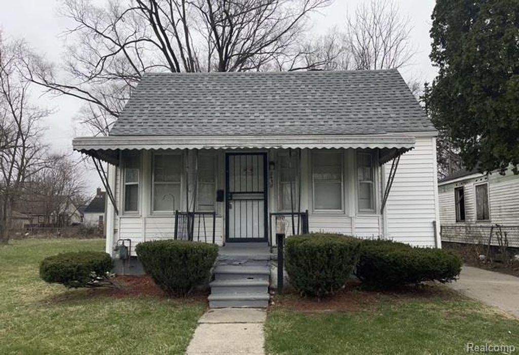 8458 Brace Street, Detroit, MI 48228