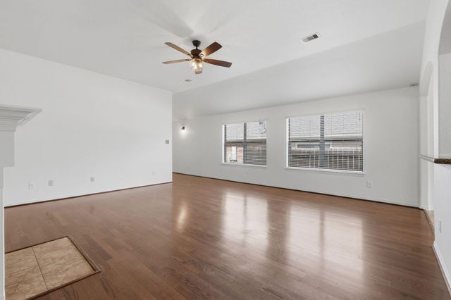 2304 Oakleaf Hills Circle, Conroe, TX 77304