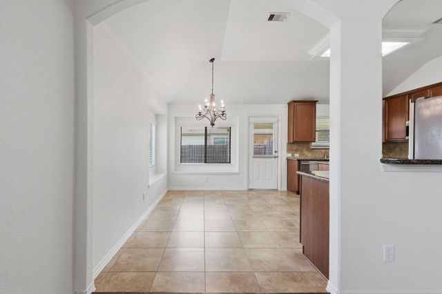 2304 Oakleaf Hills Circle, Conroe, TX 77304