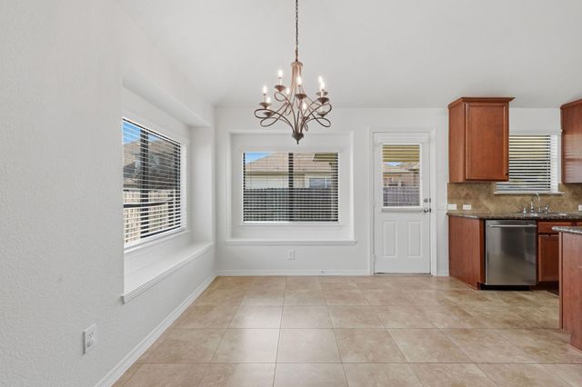 2304 Oakleaf Hills Circle, Conroe, TX 77304