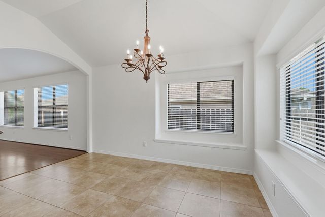 2304 Oakleaf Hills Circle, Conroe, TX 77304