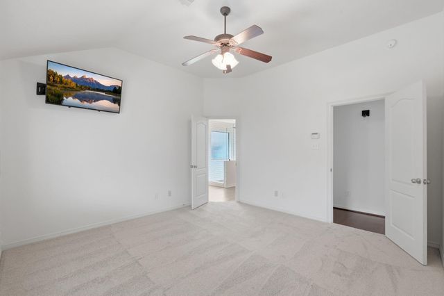 2304 Oakleaf Hills Circle, Conroe, TX 77304
