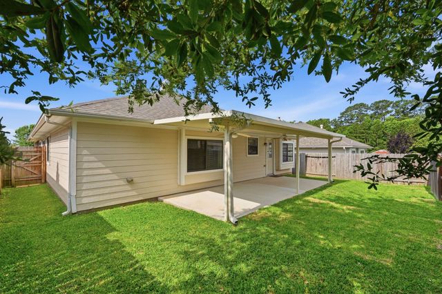 2304 Oakleaf Hills Circle, Conroe, TX 77304
