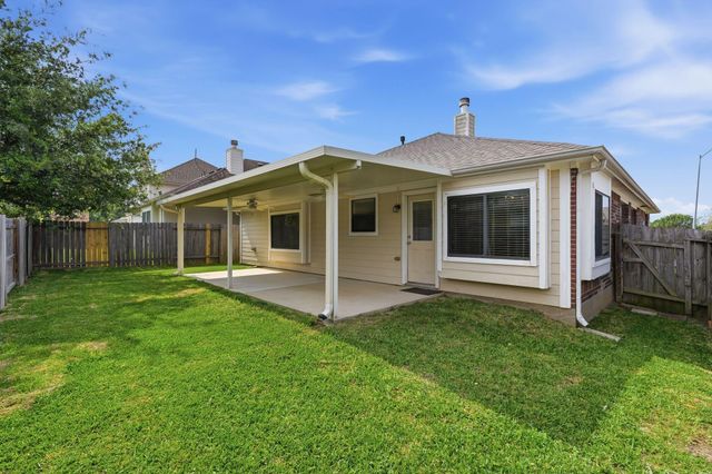 2304 Oakleaf Hills Circle, Conroe, TX 77304