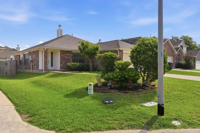 2304 Oakleaf Hills Circle, Conroe, TX 77304
