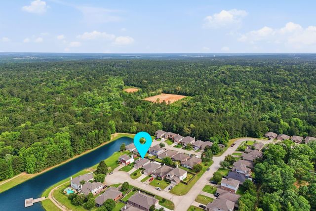 2304 Oakleaf Hills Circle, Conroe, TX 77304