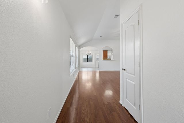 2304 Oakleaf Hills Circle, Conroe, TX 77304