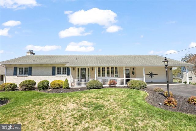 22 NORTHVIEW DR, Hanover, PA 17331