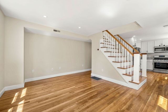 11 8th 2, Cambridge, MA 02141