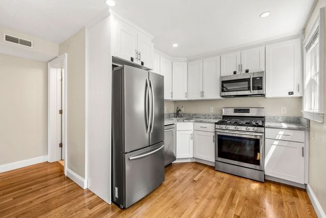 11 8th 2, Cambridge, MA 02141