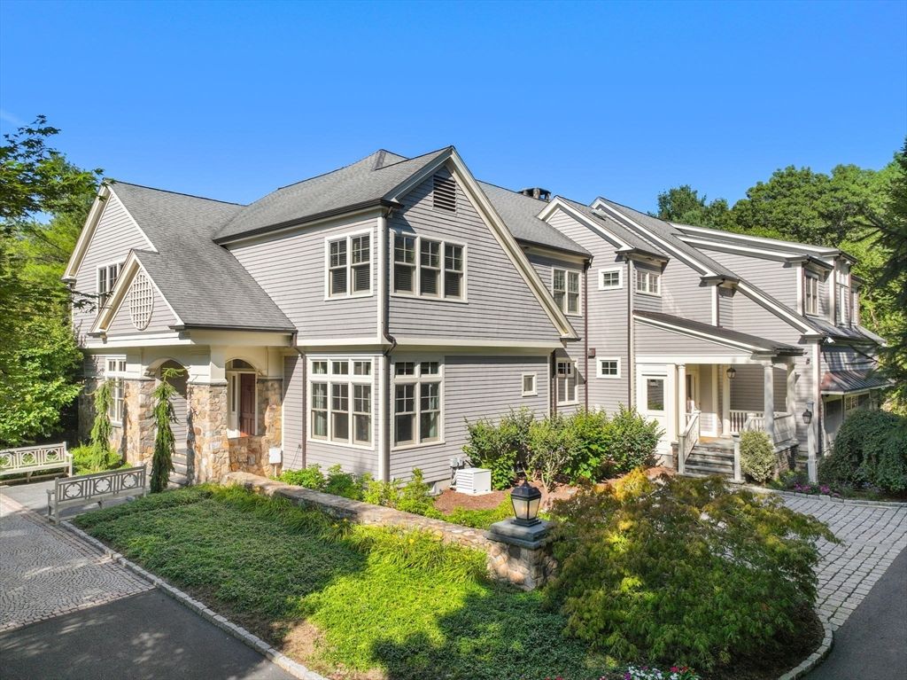 9 Stonegate Dr, Westwood, MA 02090