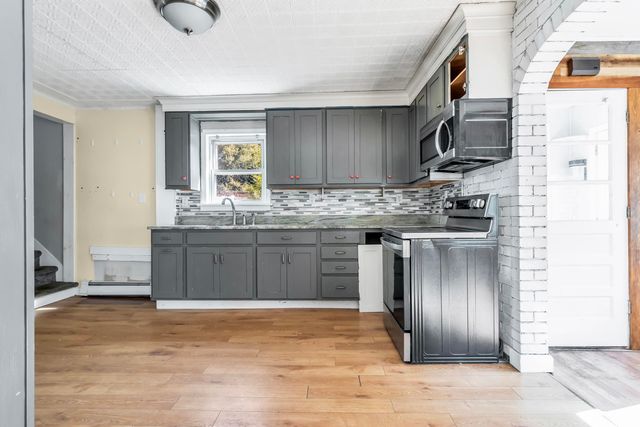 157 Cilley Road, Manchester, NH 03103