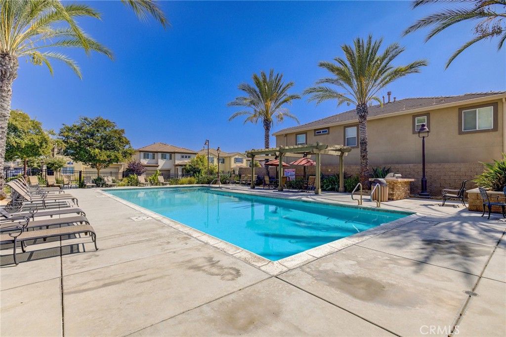 Image 10 of property listing at 657 Garden Avenue, Pomona, CA 91767