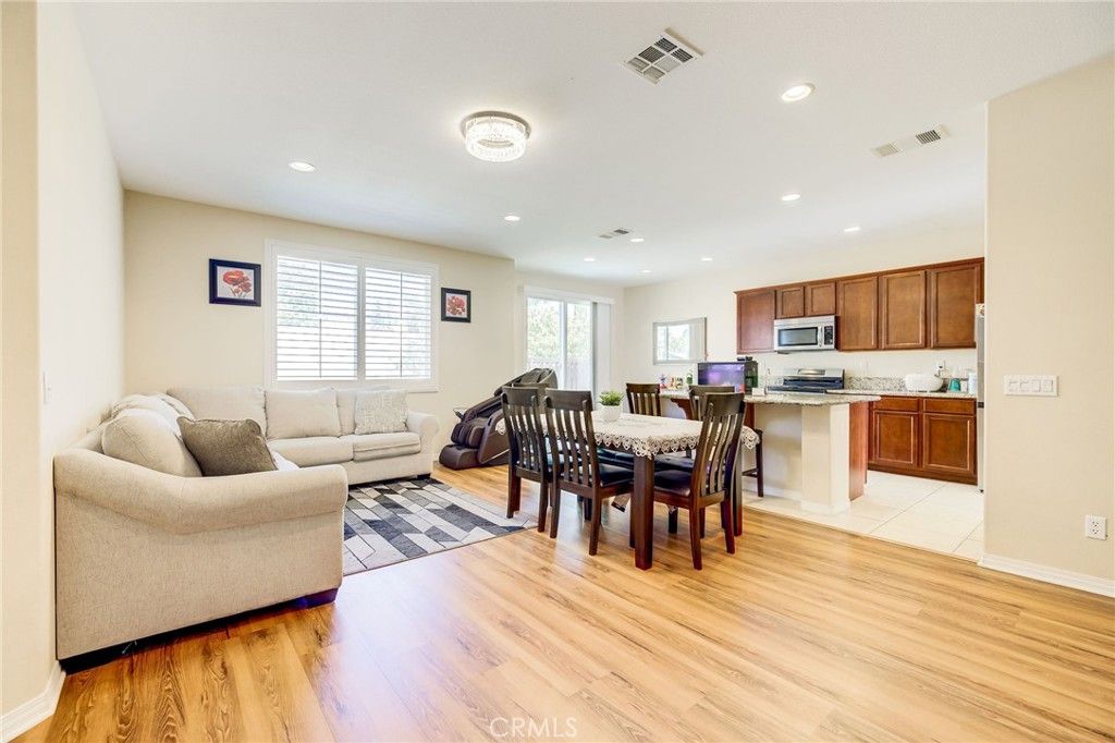 Image 4 of property listing at 657 Garden Avenue, Pomona, CA 91767