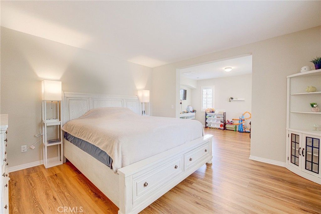 Image 5 of property listing at 657 Garden Avenue, Pomona, CA 91767