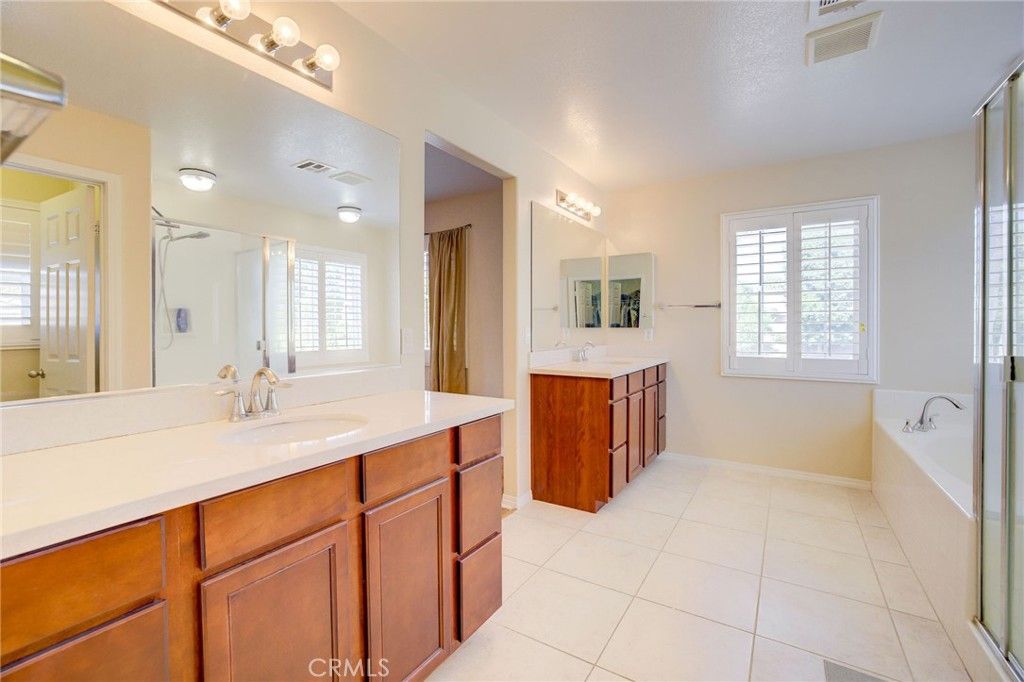 Image 8 of property listing at 657 Garden Avenue, Pomona, CA 91767