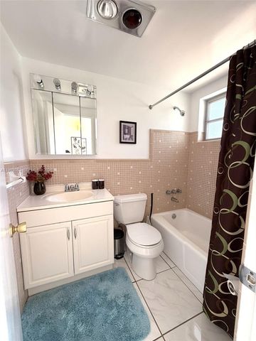 17000 NE 14th Ave 206, Miami, FL 33162