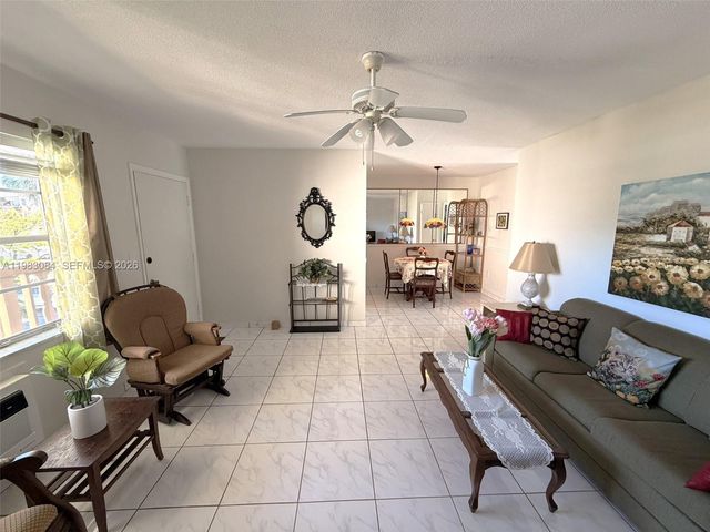 17000 NE 14th Ave 206, Miami, FL 33162