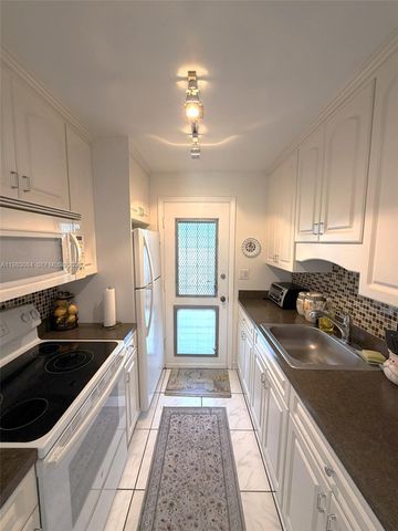 17000 NE 14th Ave 206, Miami, FL 33162