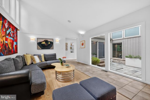 458 BROWNING LN, Cherry Hill, NJ 08003
