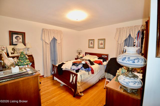 3512 Schaffner Dr, Louisville, KY 40216