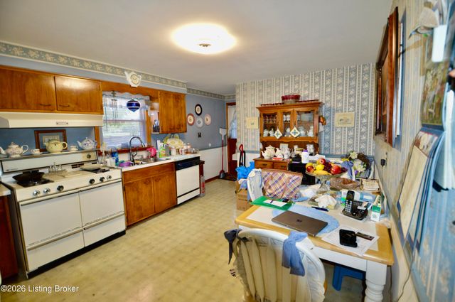 3512 Schaffner Dr, Louisville, KY 40216