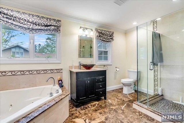 476 Ivy Avenue, Haworth, NJ 07641