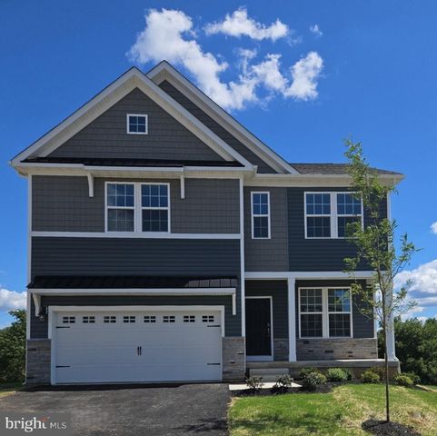 145 WINDING RD, Forks Township, PA 18040