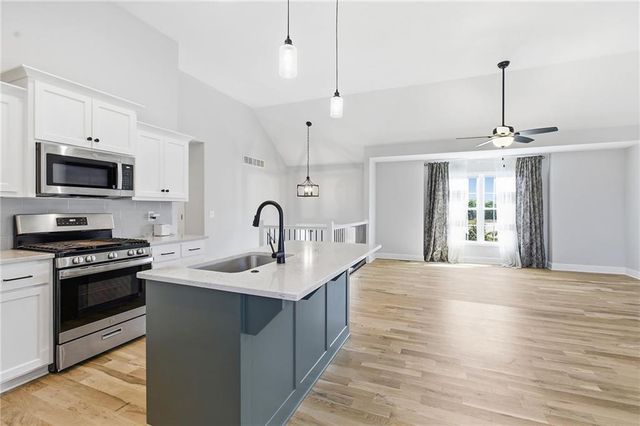 12301 S Burr Oak Circle, Peculiar, MO 64078