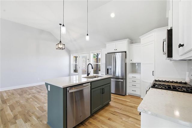 12301 S Burr Oak Circle, Peculiar, MO 64078