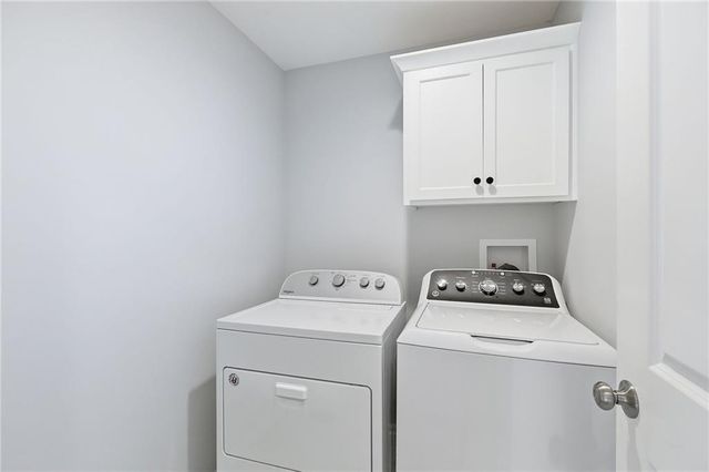 12301 S Burr Oak Circle, Peculiar, MO 64078