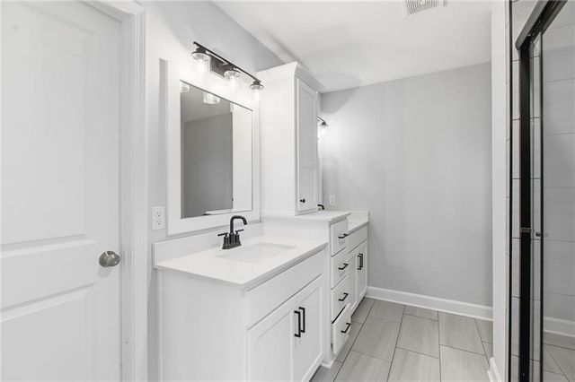 12301 S Burr Oak Circle, Peculiar, MO 64078