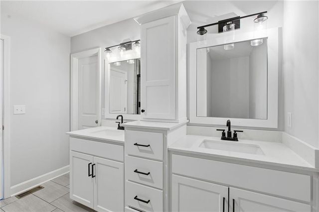 12301 S Burr Oak Circle, Peculiar, MO 64078
