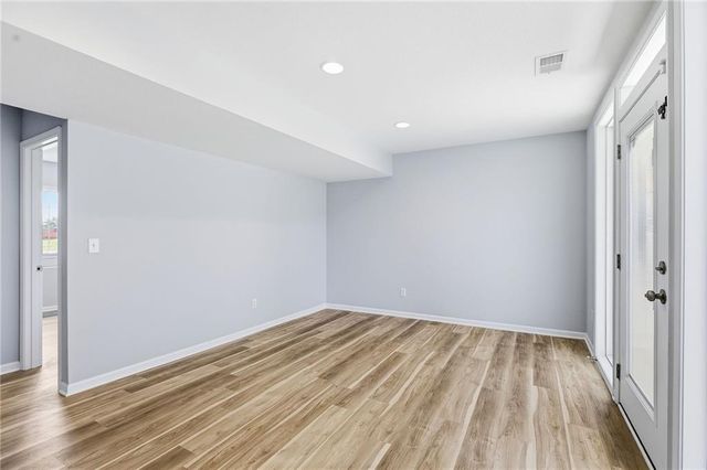 12301 S Burr Oak Circle, Peculiar, MO 64078